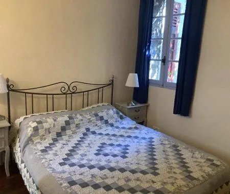 Carlit Apartment *